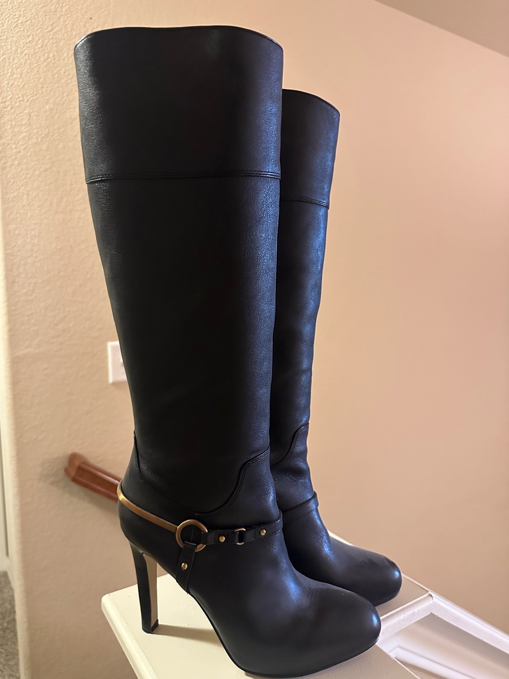 “ISOLA” Chic Black Leather Boots 👢